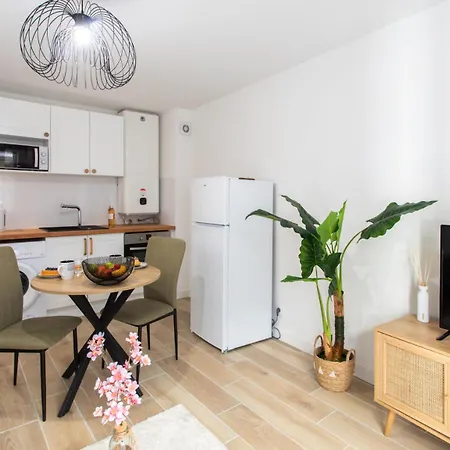 #58 Clim & Balcon 5mins Marche De La Apartment