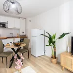 #58 Staywiz Us -logement Clim & Balcon 5mins Marche De La Lejlighed